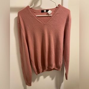 Saks Fifth Avenue 100 cashmere sweater.